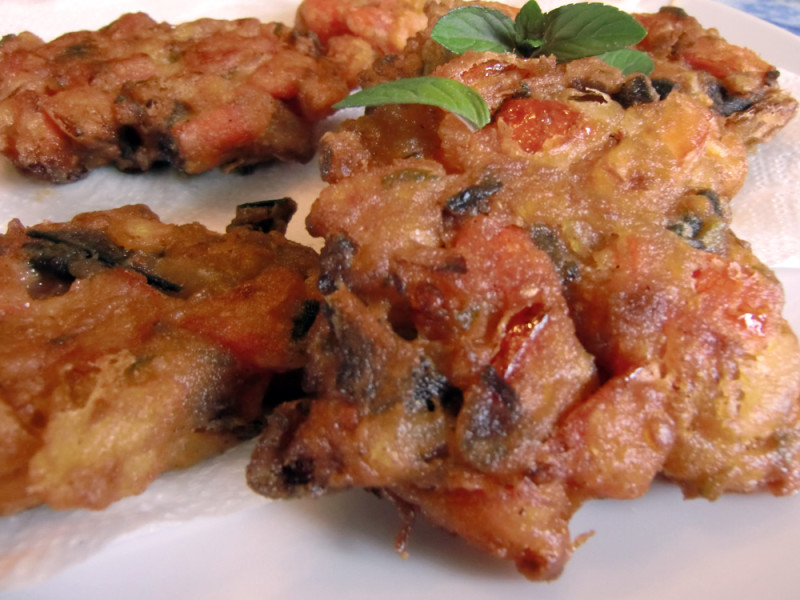 Beignets de tomates à la grecque : Tomatokeftes