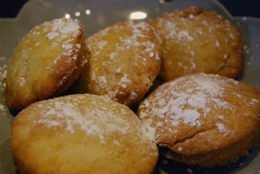 Beignets ronds fourrés au chocolat